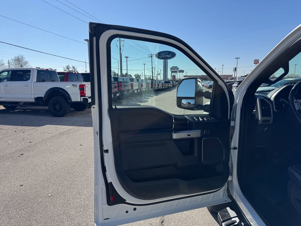Certified 2022 Ford F350 Lariat w/ Chrome Package image 12