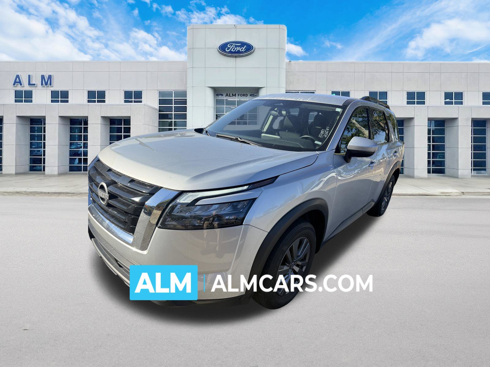 Used 2025 Nissan Pathfinder SV