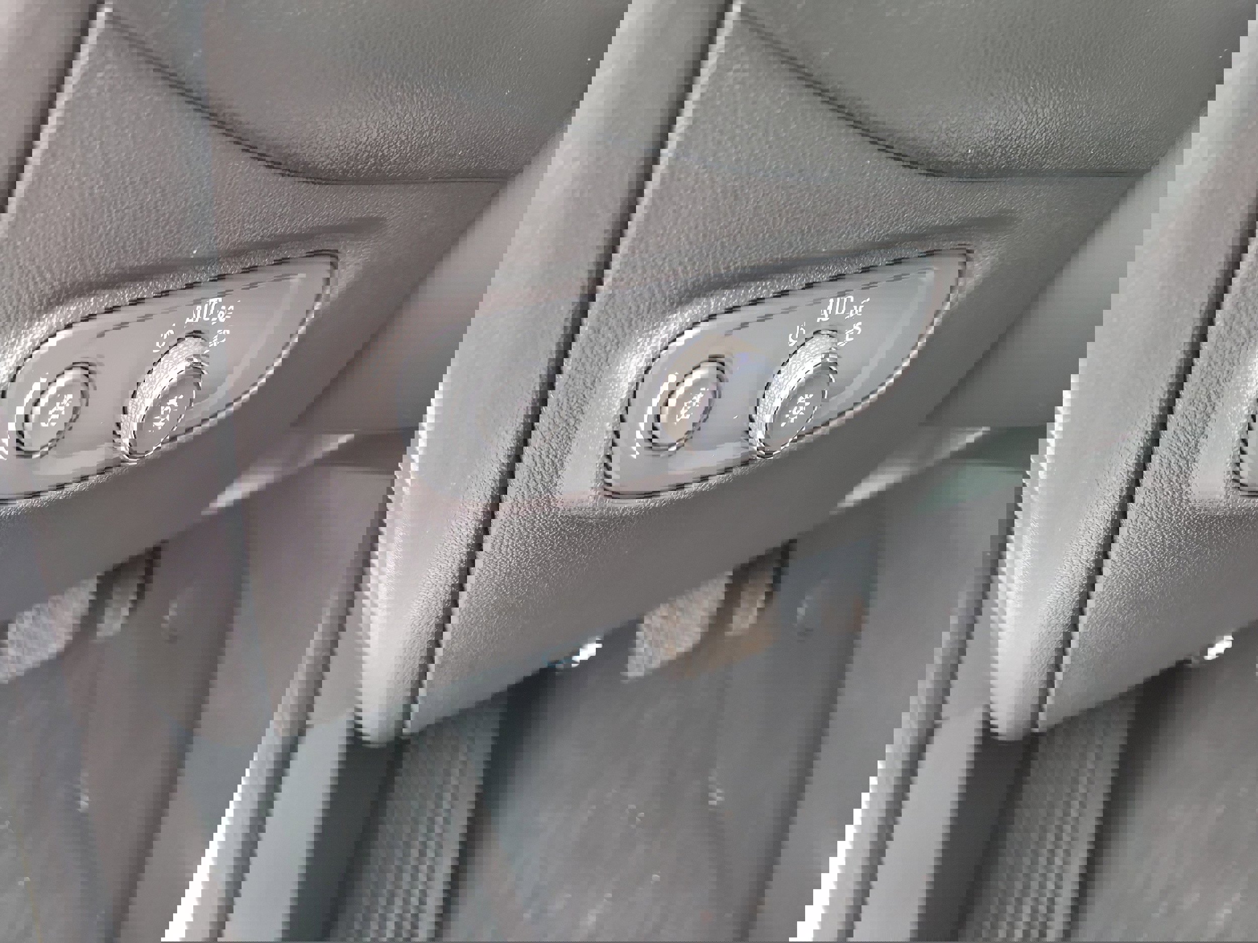 Used 2022 Chevrolet Equinox LT image 23