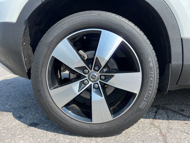 Used 2020 Volvo XC40 T5 Momentum w/ Protection Package Premier AWD/4WD image 14