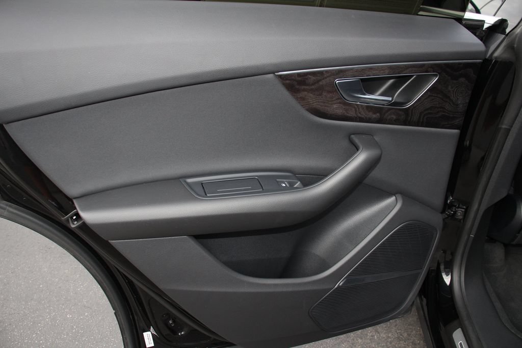 Used 2022 Audi Q8 Premium Plus AWD/4WD image 20