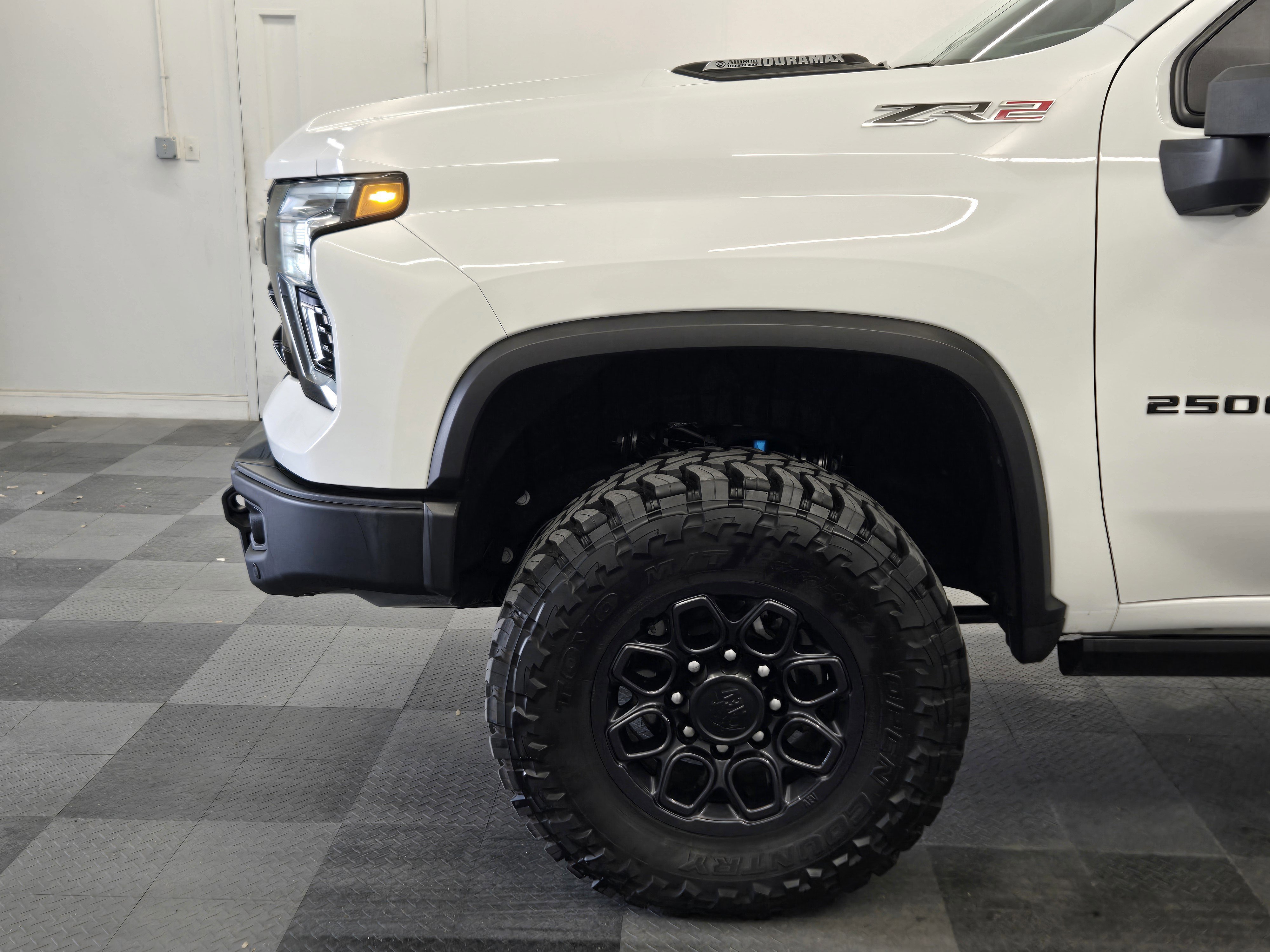 Used 2025 Chevrolet Silverado 2500 ZR2 w/ ZR2 Bison Edition image 9