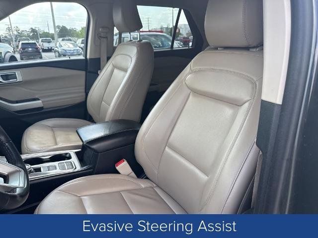 Certified 2022 Ford Explorer XLT w/ Equipment Group 202A image 9
