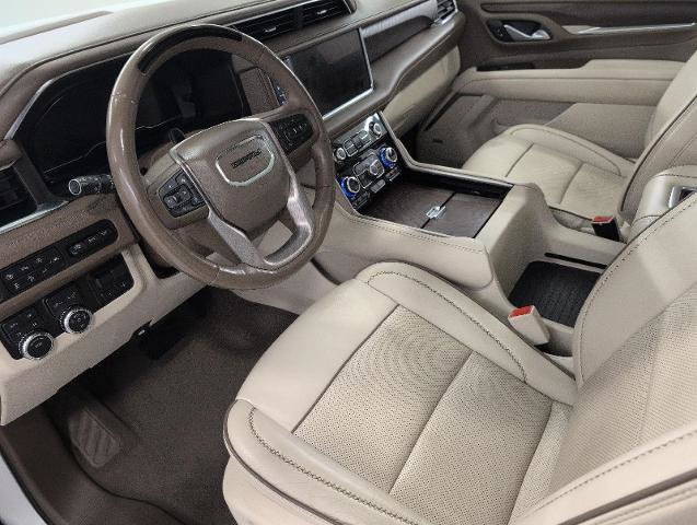 Used 2024 GMC Yukon XL Denali w/ Advanced Technology Package AWD/4WD image 10