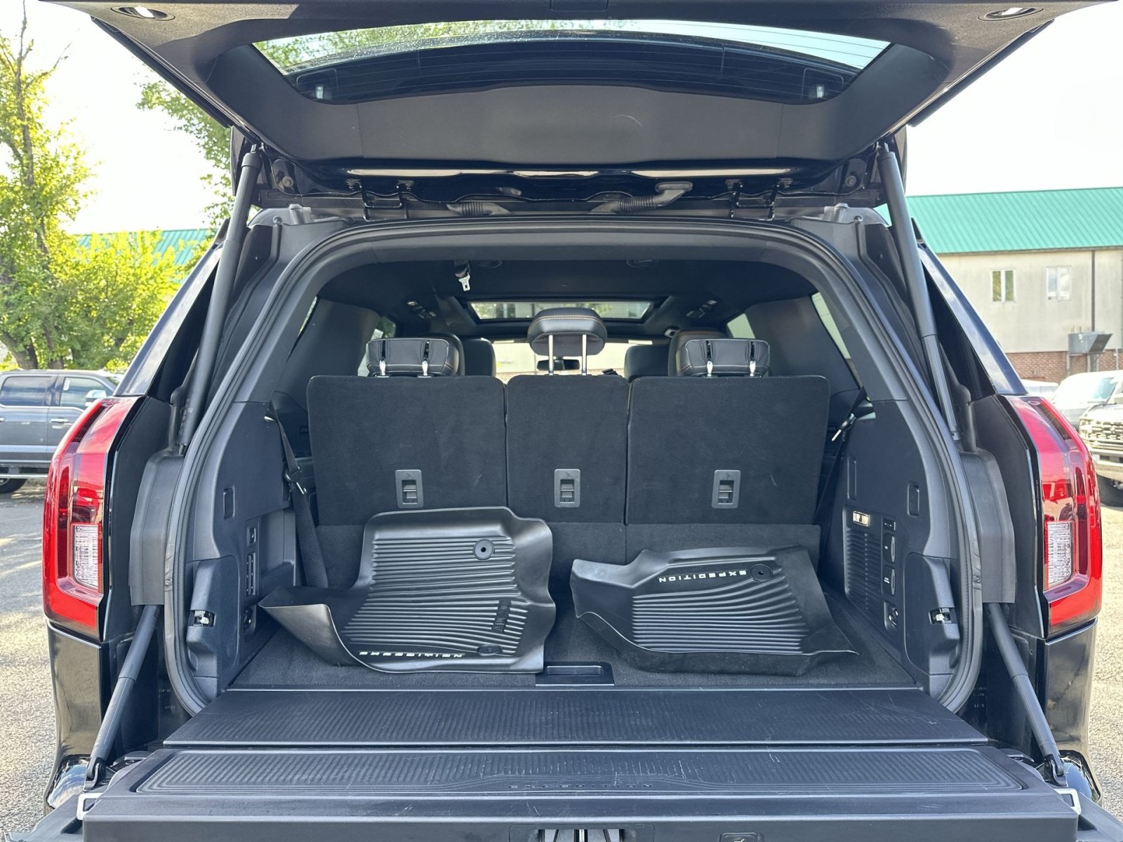 Certified 2025 Ford Expedition Tremor AWD/4WD image 28