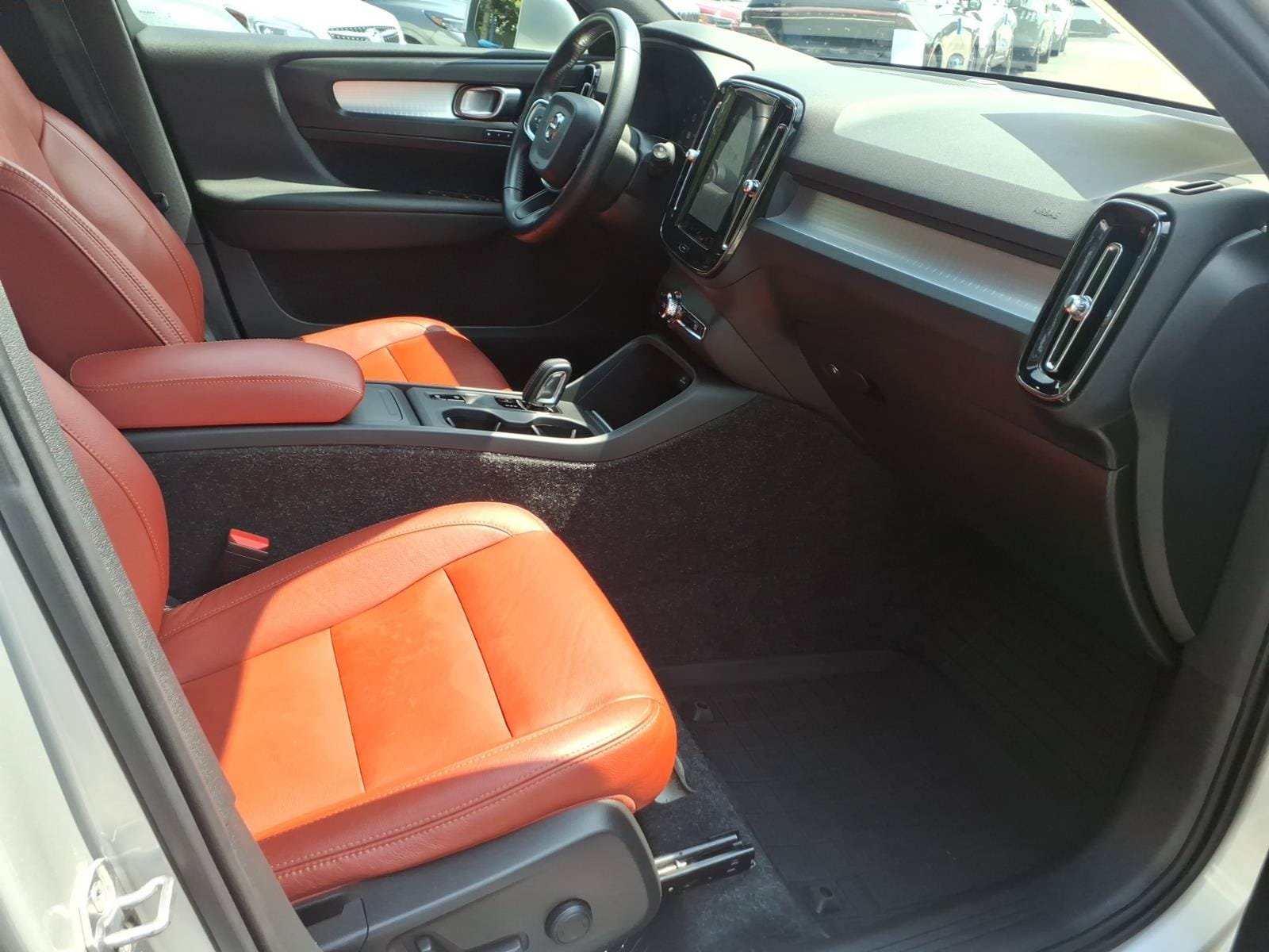 Used 2019 Volvo XC40 T5 Momentum AWD/4WD image 30