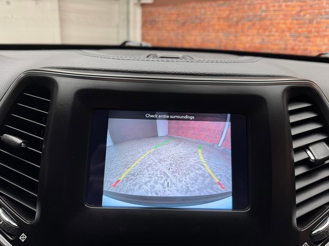 Used 2020 Jeep Cherokee Latitude Plus w/ Cold Weather Group image 23