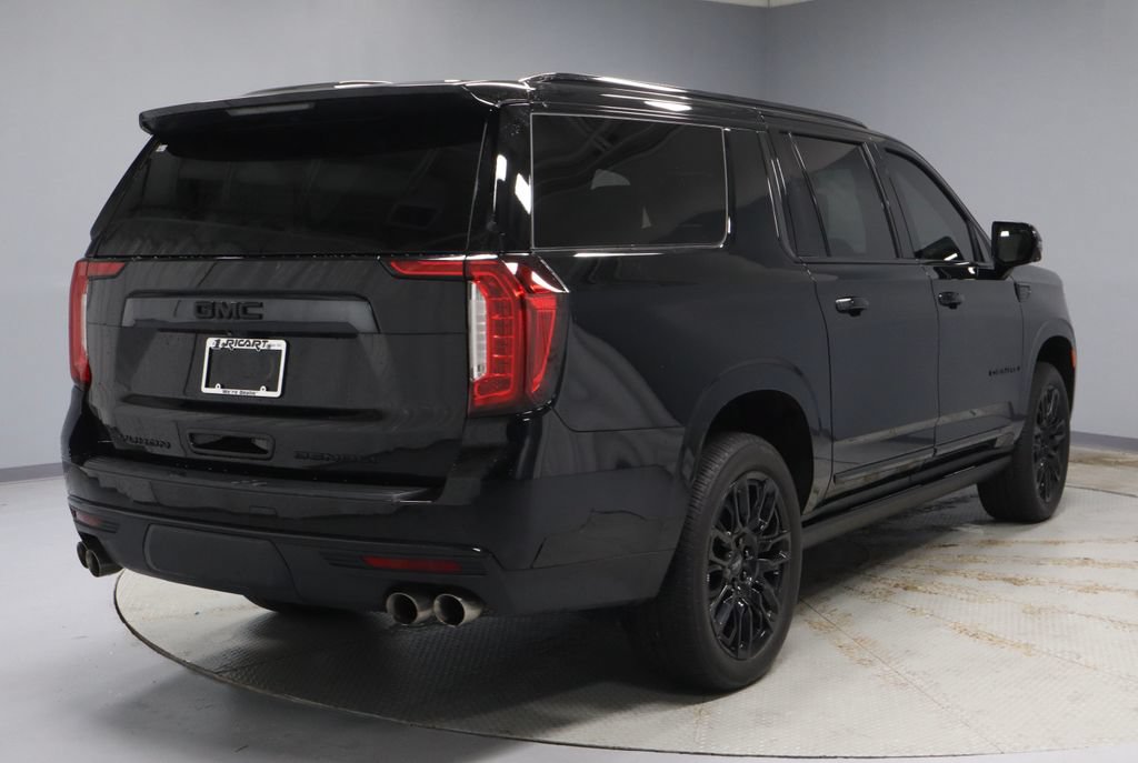 Used 2024 GMC Yukon XL Denali Ultimate AWD/4WD image 8