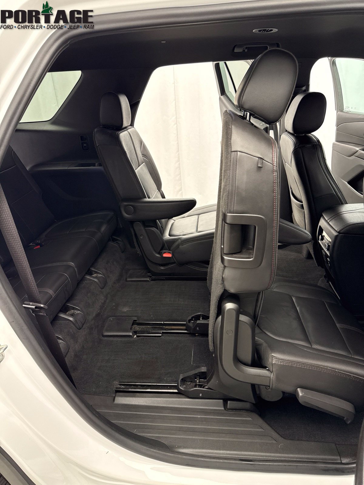 Used 2022 Chevrolet Traverse RS w/ LPO, Floor Liner Package AWD/4WD image 31