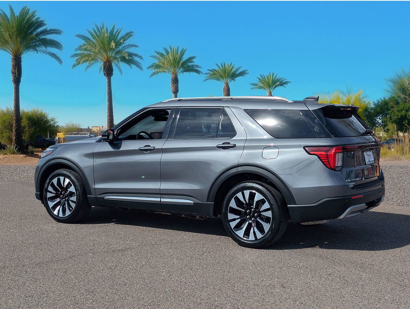 Certified 2025 Ford Explorer Platinum w/ LUX Leather Package image 4