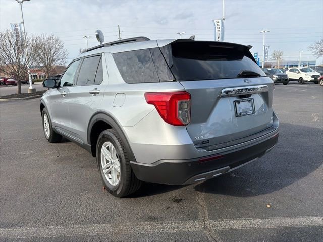 Certified 2022 Ford Explorer XLT w/ Equipment Group 202A image 2