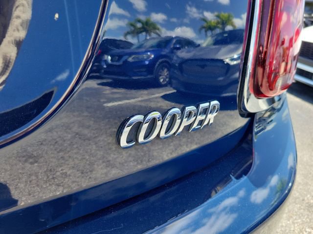 Used 2019 MINI Cooper 4-Door Hardtop w/ Signature Upholstery Package image 5