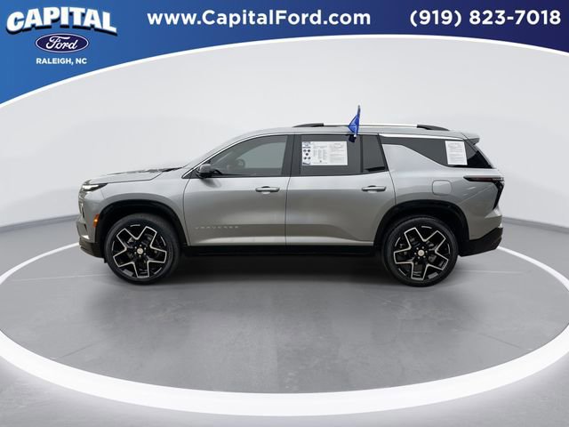 Used 2025 Chevrolet Traverse High Country image 3