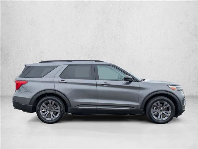 Certified 2022 Ford Explorer XLT w/ Equipment Group 202A image 4