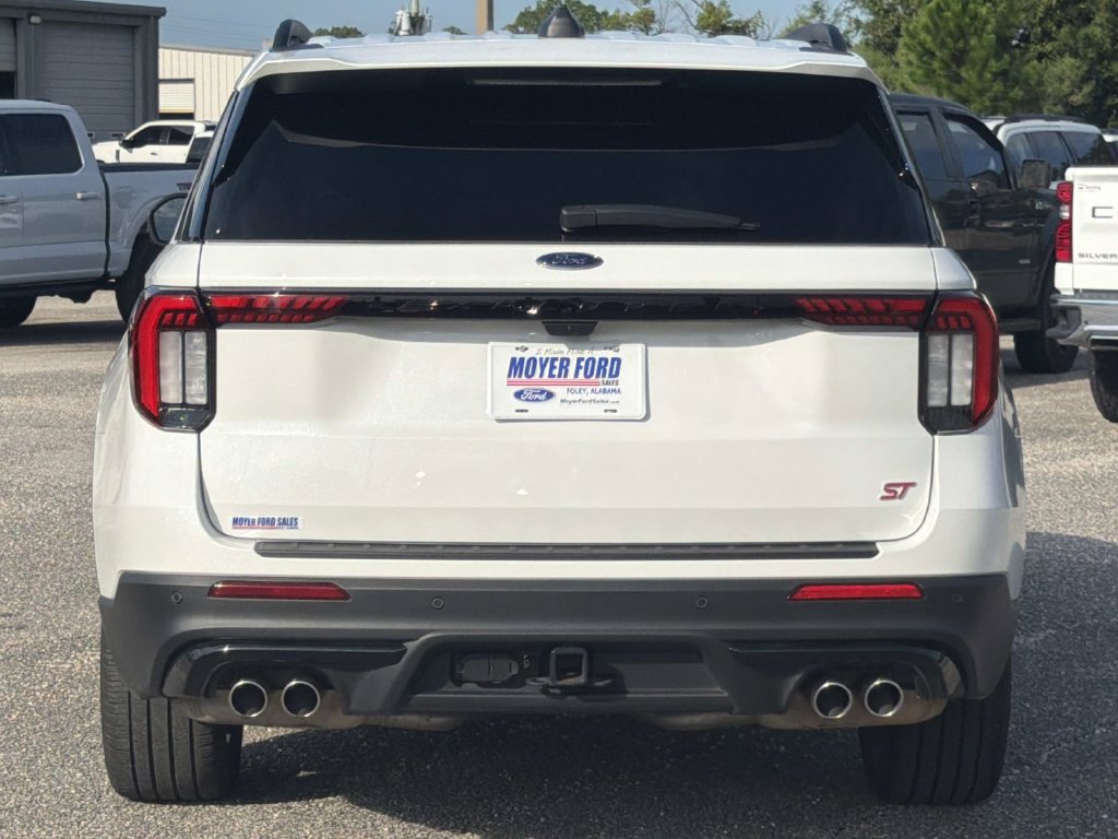 Certified 2025 Ford Explorer ST AWD/4WD image 5