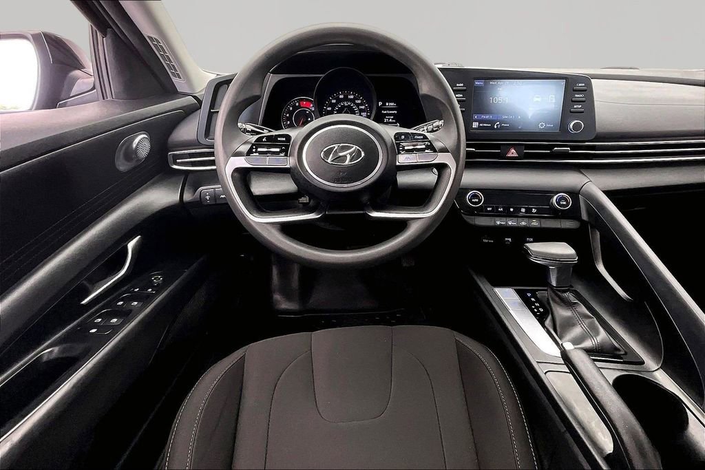 Used 2022 Hyundai Elantra SEL FWD image 5