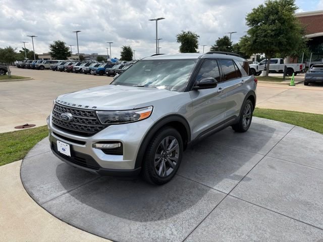 Certified 2023 Ford Explorer XLT w/ Equipment Group 202A RWD image 3
