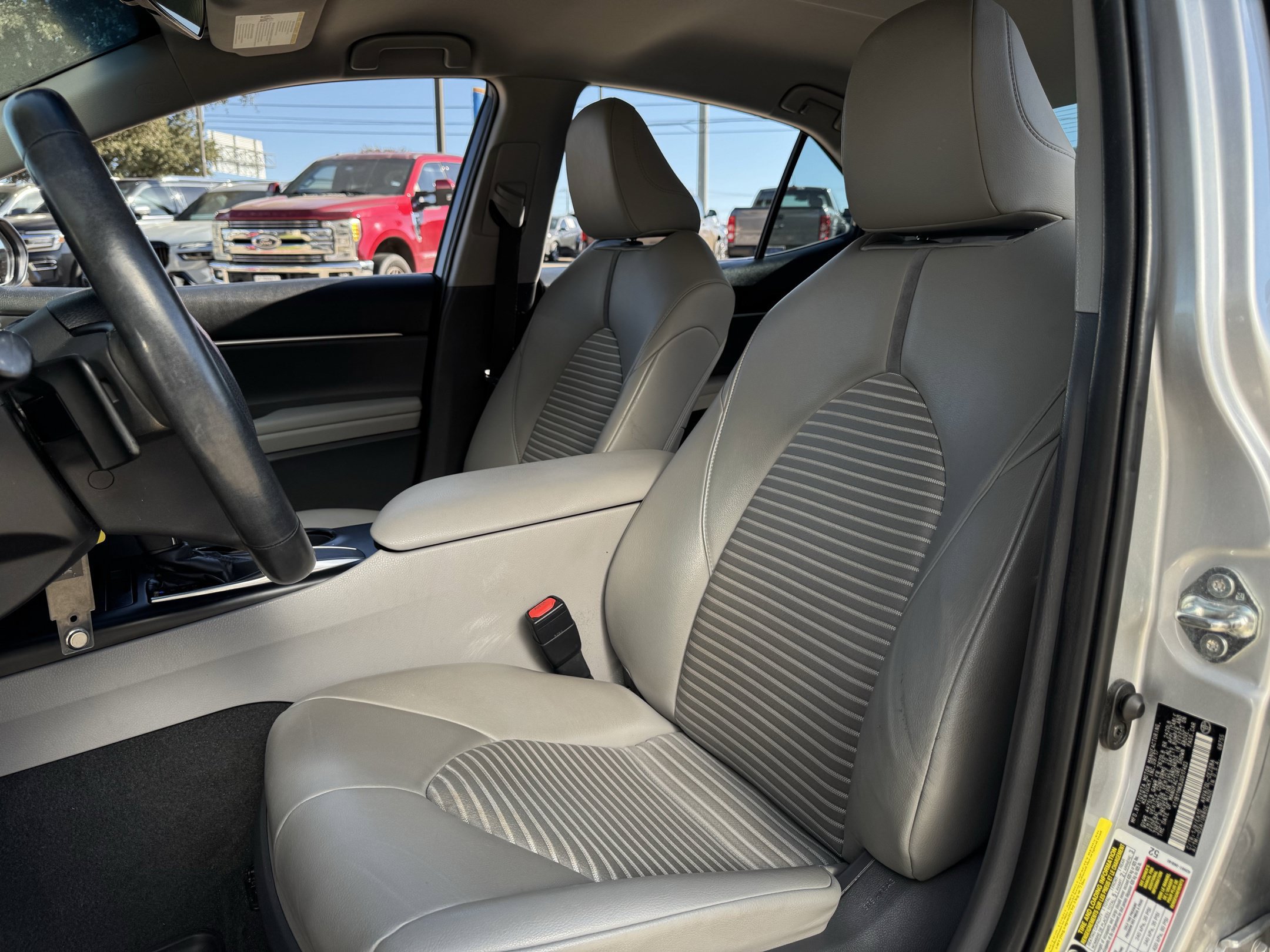Used 2018 Toyota Camry SE FWD image 27