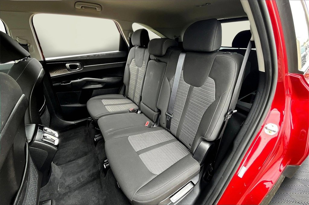 Used 2022 Kia Sorento LX image 25