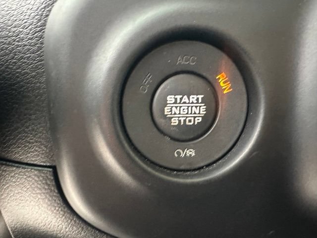 Used 2023 Jeep Gladiator Mojave AWD/4WD image 25