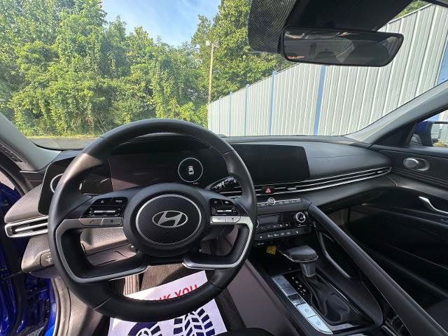 Used 2025 Hyundai Elantra SEL FWD image 15