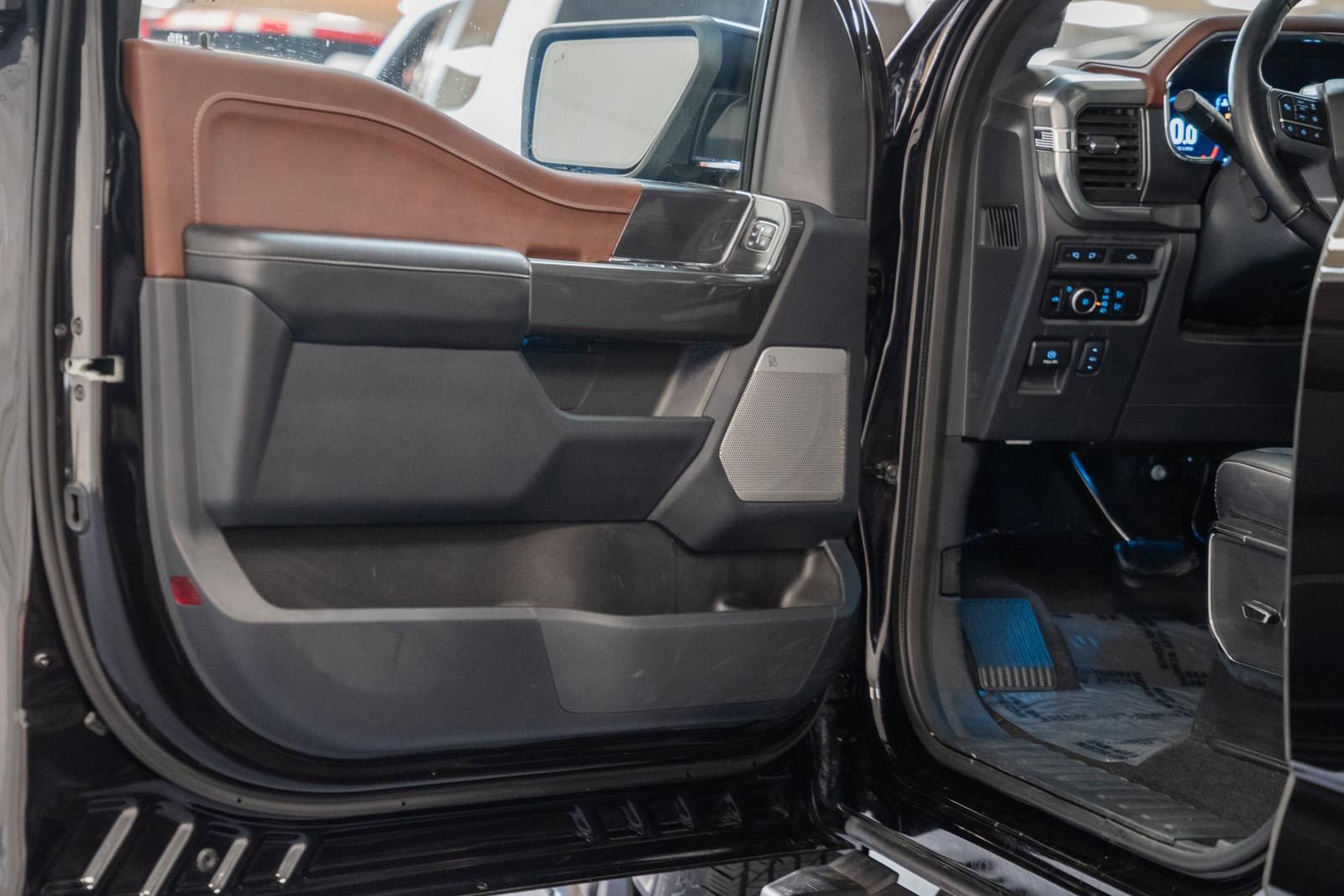 Certified 2023 Ford F150 Lariat w/ Equipment Group 502A High image 48