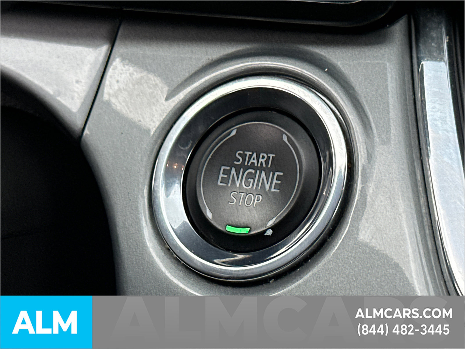 Used 2025 Chevrolet Trax LT FWD image 35