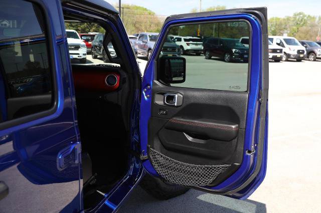 Used 2018 Jeep Wrangler Unlimited Rubicon w/ Dual Top Group AWD/4WD image 22