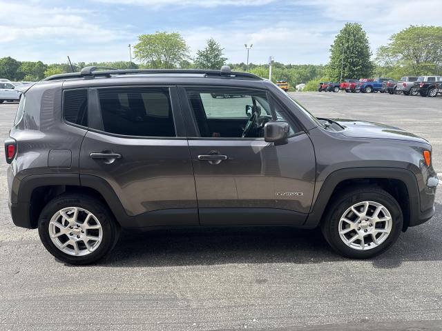 Used 2021 Jeep Renegade Latitude w/ Convenience Group AWD/4WD image 3