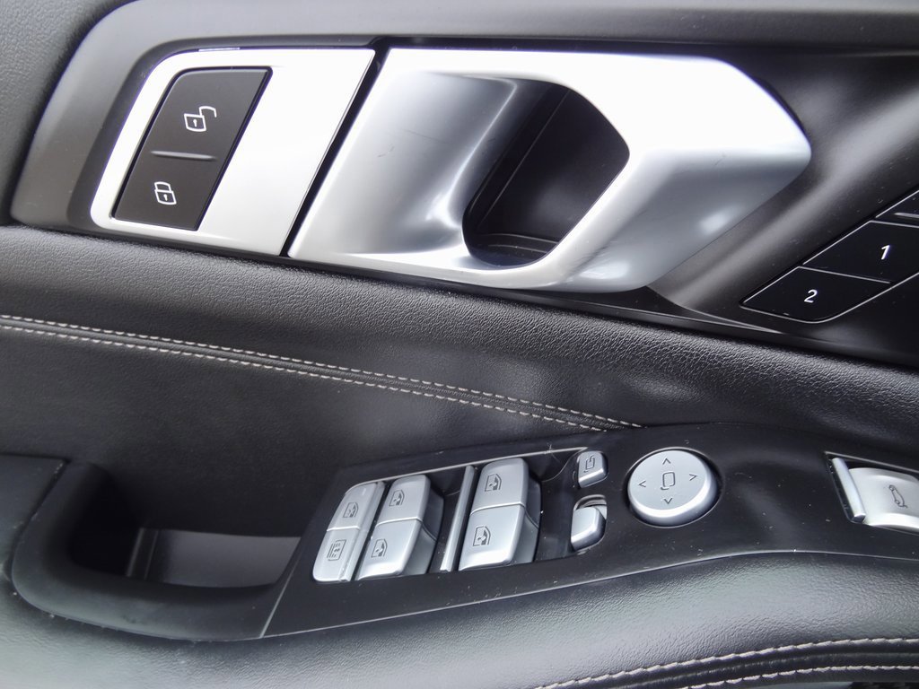 Used 2024 BMW X7 M60i w/ Executive Package image 30