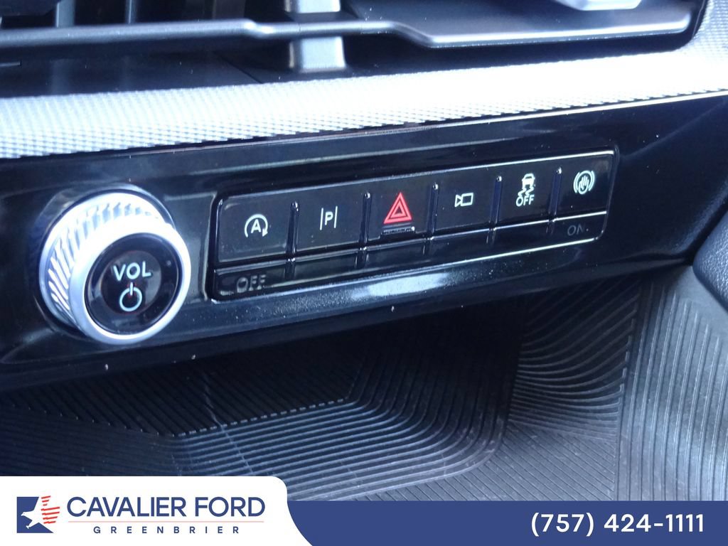 Certified 2025 Ford Explorer ST-Line AWD/4WD image 31