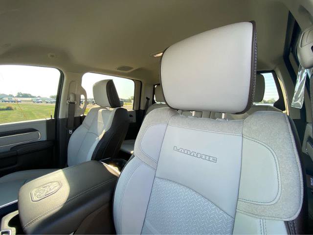 Used 2025 RAM 3500 Laramie AWD/4WD image 19