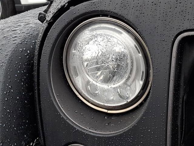 Used 2018 Jeep Wrangler Unlimited Rubicon AWD/4WD image 9
