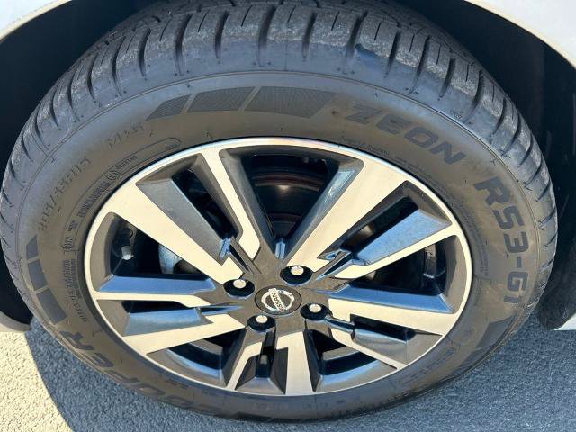 Used 2021 Nissan Versa SV FWD image 17