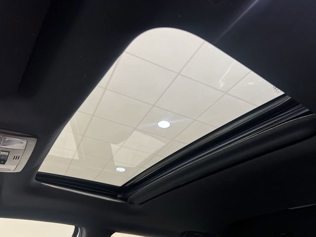 Used 2022 Toyota Tacoma Limited image 18