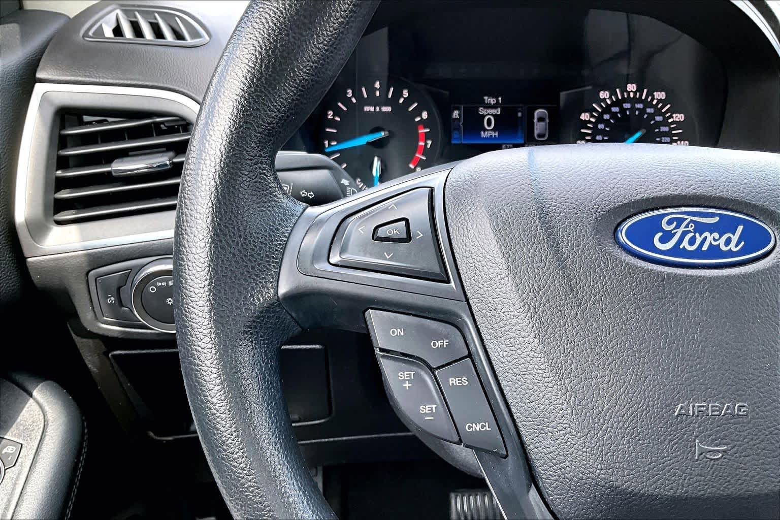 Certified 2020 Ford Edge SE FWD image 24