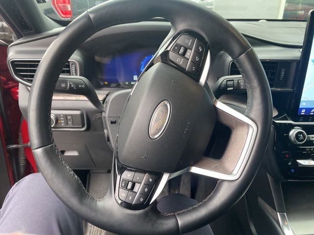 Certified 2022 Ford Explorer Platinum w/ Equipment Group 601A AWD/4WD image 19