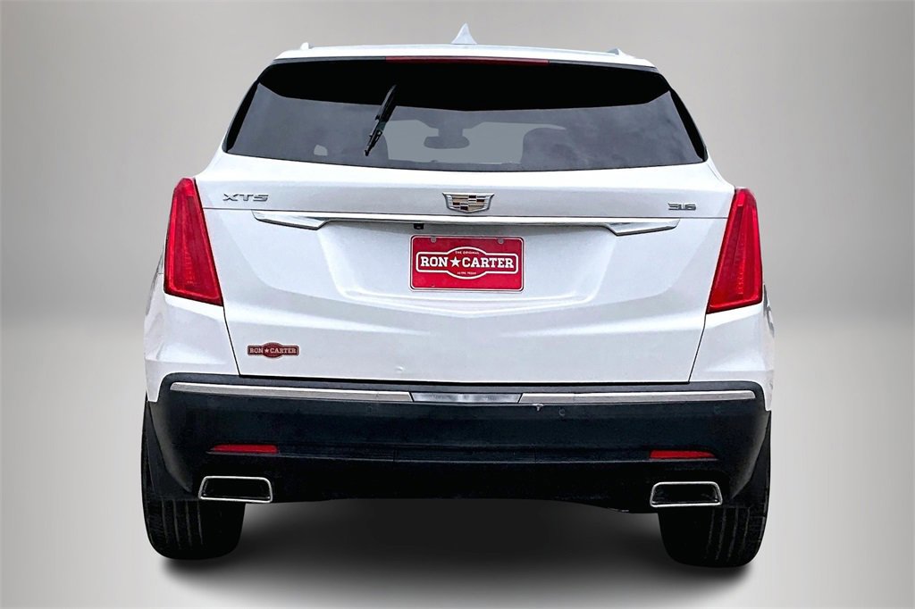 Used 2017 Cadillac XT5 Luxury w/ Driver Awareness Package image 3