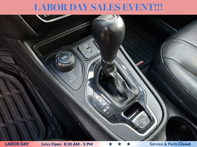 Used 2019 Jeep Cherokee Limited AWD/4WD image 22