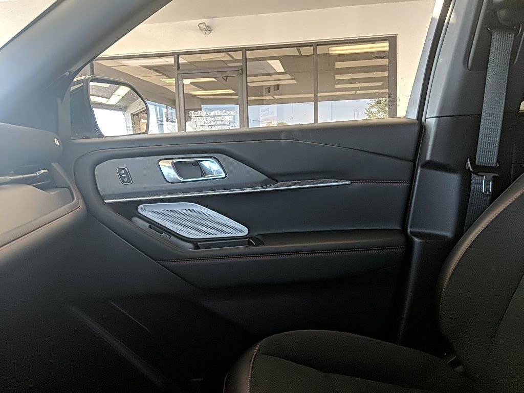Certified 2025 Ford Explorer ST AWD/4WD image 26