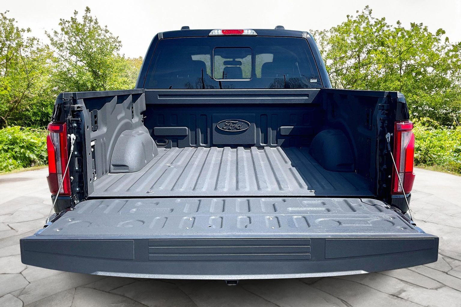 Certified 2025 Ford F150 Lariat w/ Equipment Group 502A High AWD/4WD image 18