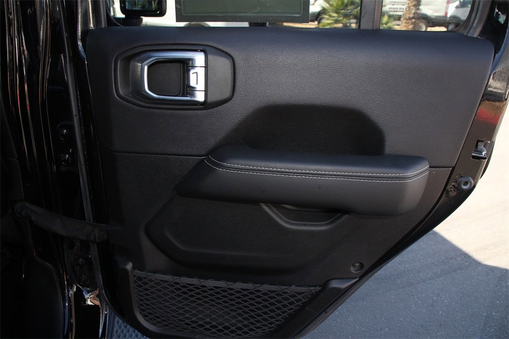 Used 2023 Jeep Gladiator Overland w/ Popular Equipment Package image 25