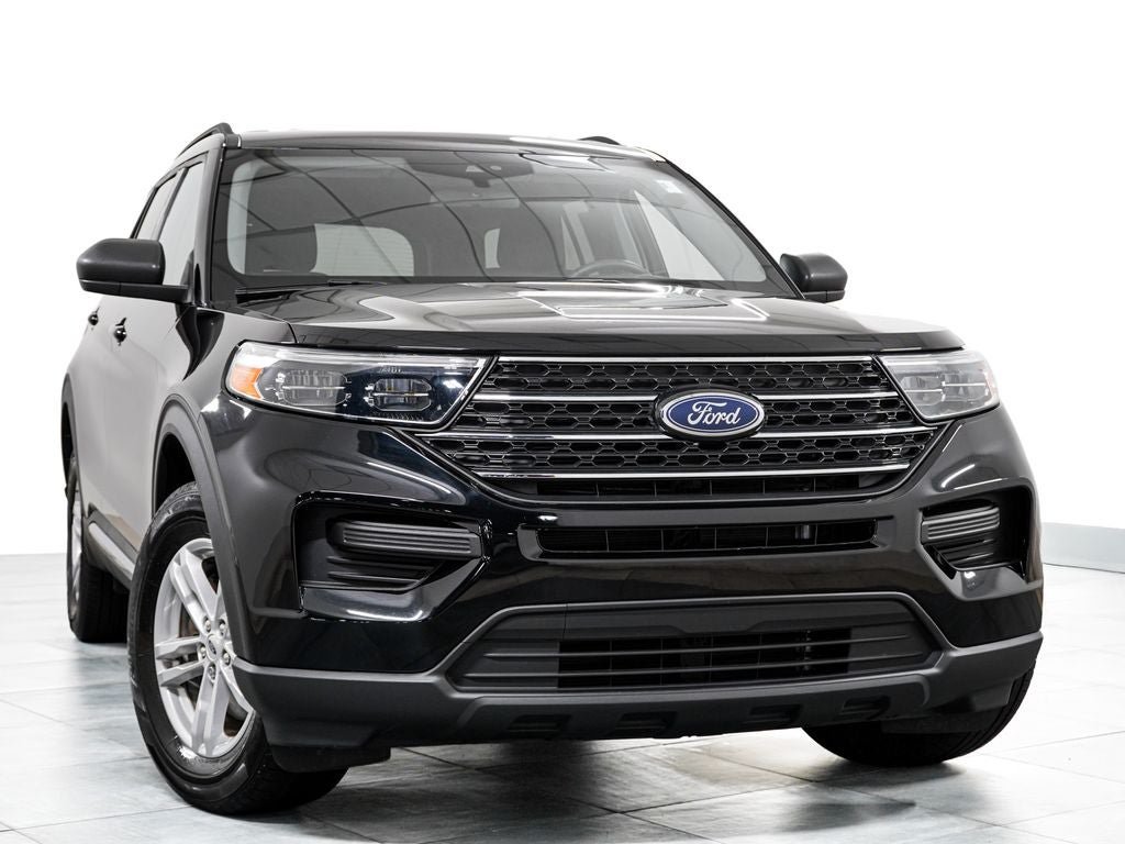 Certified 2024 Ford Explorer XLT AWD/4WD image 3