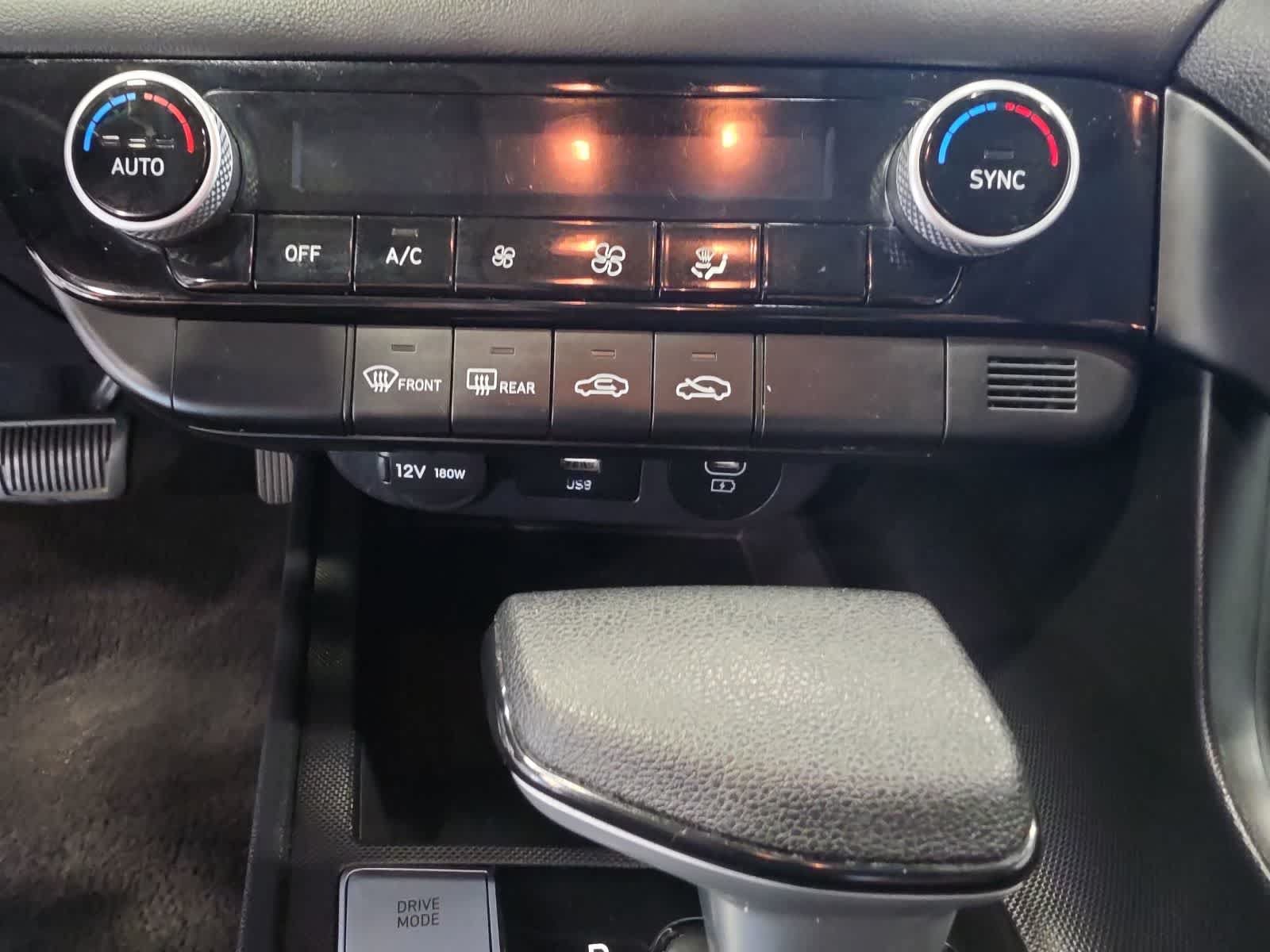 Used 2024 Hyundai Elantra SEL FWD image 22