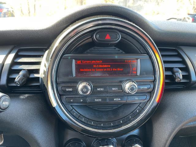 Used 2016 MINI Cooper 4-Door Hardtop image 14