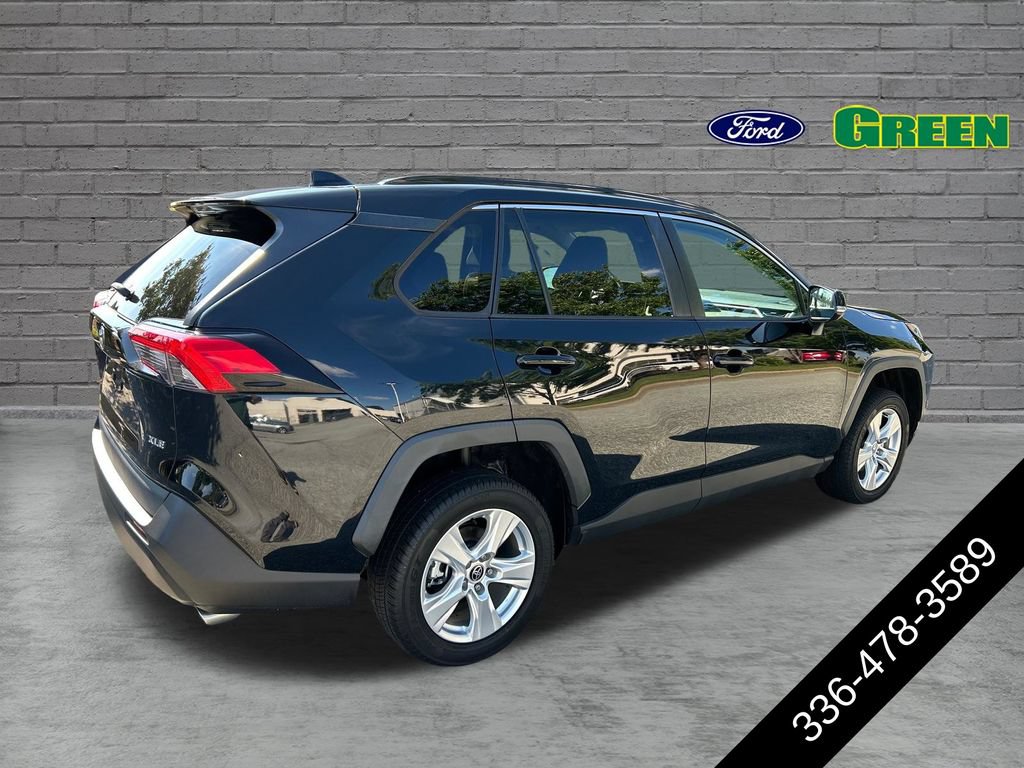 Used 2021 Toyota RAV4 XLE FWD image 6