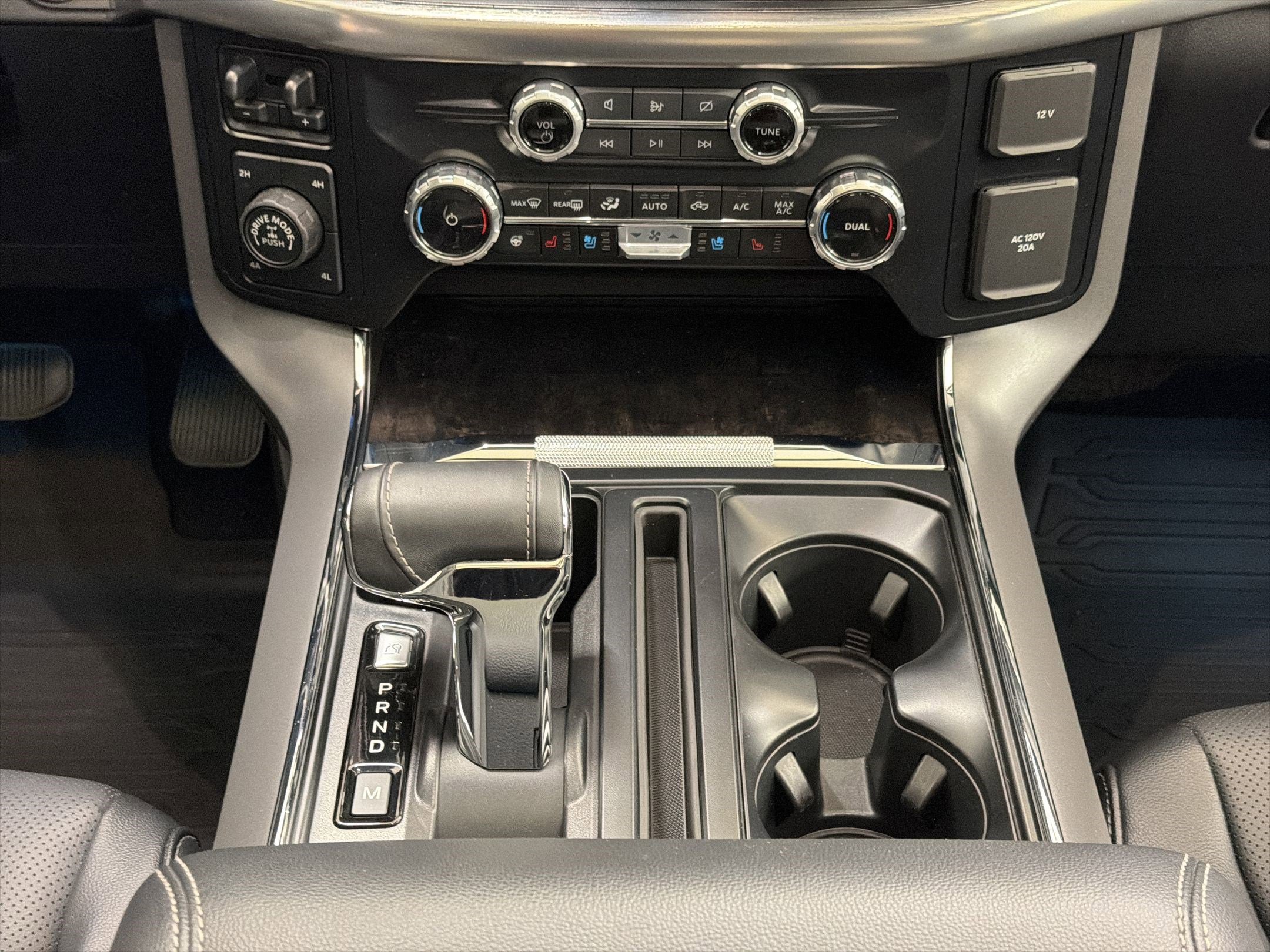 Certified 2023 Ford F150 Lariat w/ Equipment Group 502A High AWD/4WD image 18