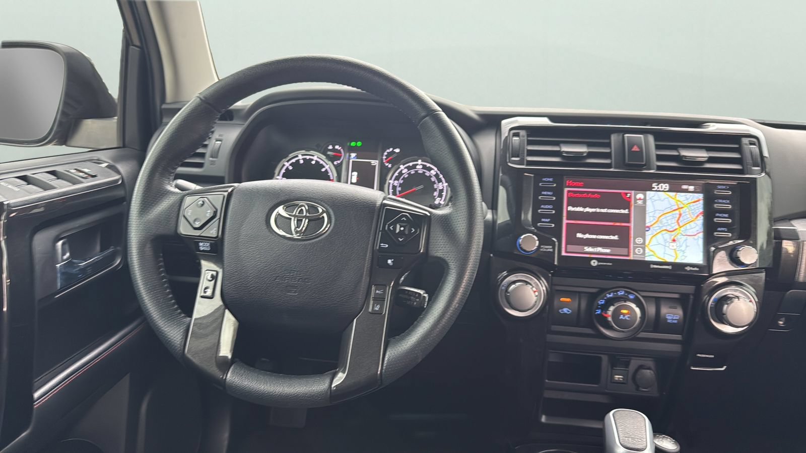 Used 2022 Toyota 4Runner TRD Off-Road Premium AWD/4WD image 9