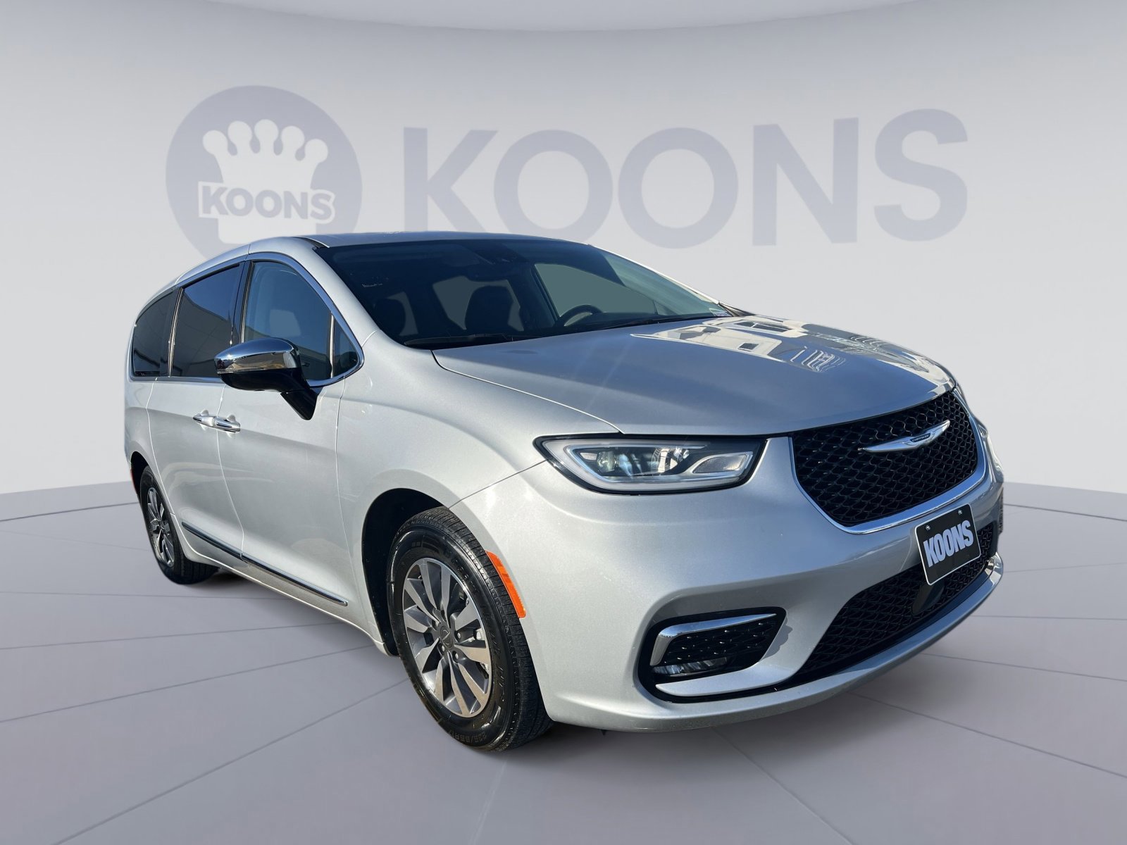 Used 2023 Chrysler Pacifica Limited image 7