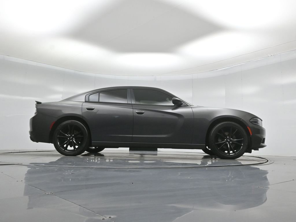 Used 2017 Dodge Charger SE w/ Blacktop Package RWD image 46